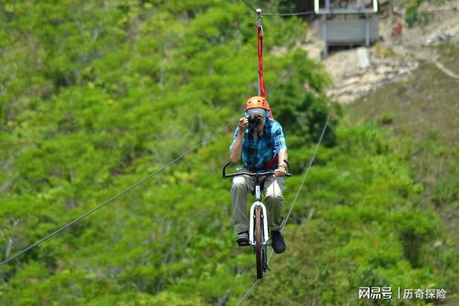 空中走钢丝掉下_在空中走钢丝失误掉下来死亡_钢丝空中掉走下来会怎样