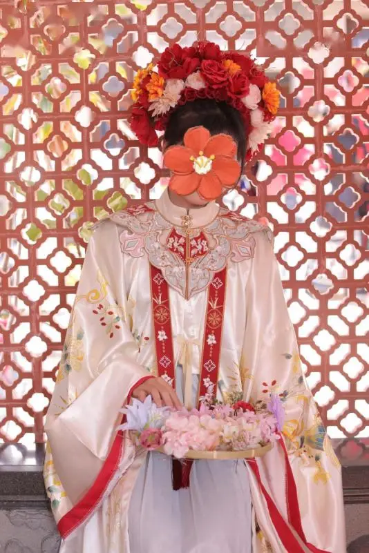 女人拜佛动作图_女人拜佛动作图_女人拜佛动作图
