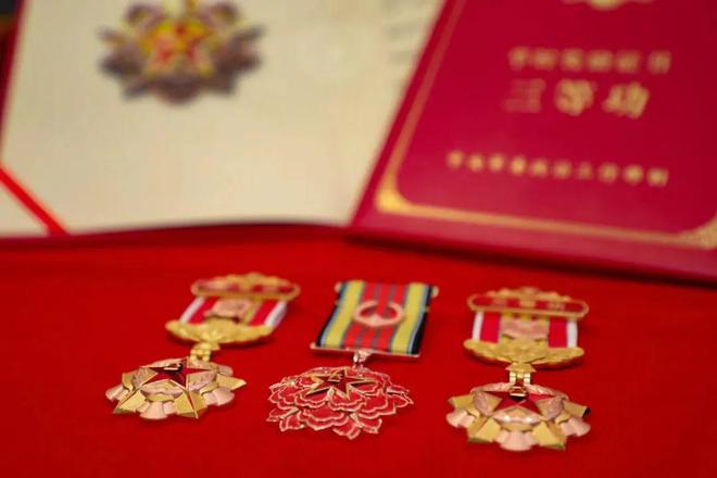 罗马帝国时代卡功勋箱-揭秘罗马帝国神秘功勋箱：英勇士兵的荣耀之路