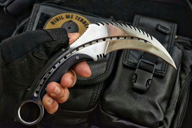 特种兵之双刃战警手机版_特种兵大战警察_特种兵之双刃战警武器