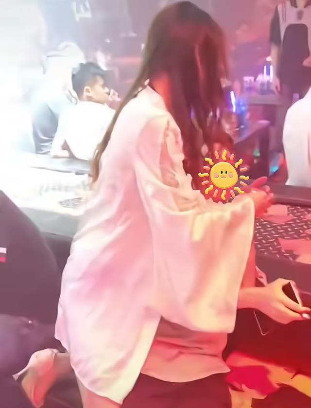 灌女孩子喝酒_美女灌酒成语_用酒把美女灌吐小游戏