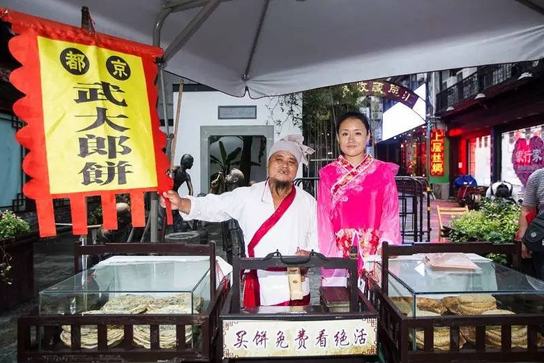 摆摊卖烧饼生意不好_摆摊卖烧饼赚钱吗_摆摊卖烧饼一个月能赚多少钱啊