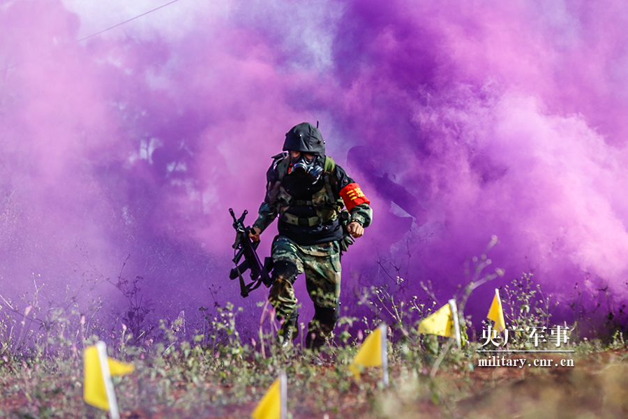视频武装突袭游戏怎么玩_武装突袭2游戏视频_《武装突袭》