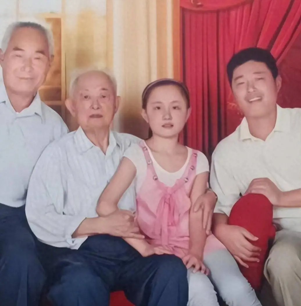 铠甲战士英雄传说无限钻石_铠甲战士英雄传说安卓版_铠甲战士英雄传说下载