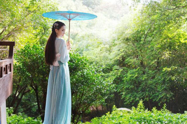 出场成语形容美女的成语_形容美女出场的成语_出场成语形容美女的句子