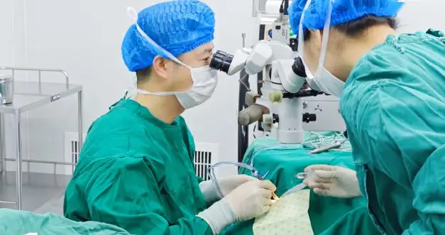 绑架三年级女孩挠脚心_绑架三年级女孩挠脚心_绑架三年级女孩挠脚心