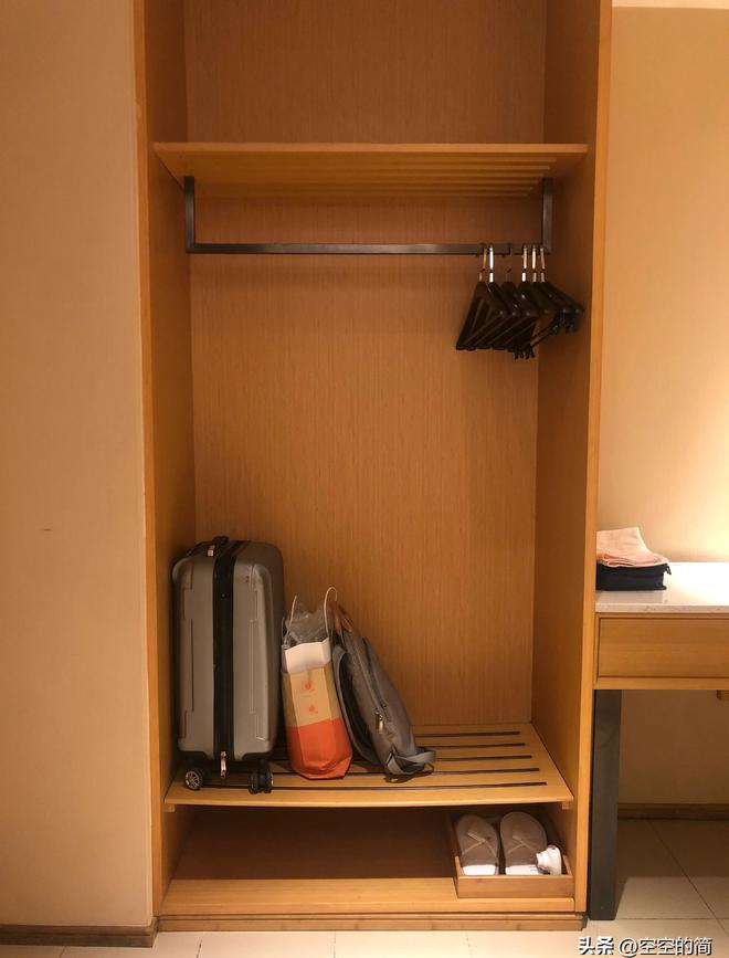 棉麻连衣裙品牌_中年女士连衣裙品牌_连衣裙 品牌