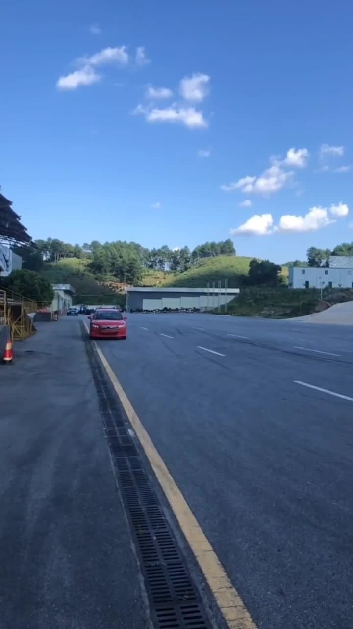 路边停车技巧视频教程_路边车方位停车技巧_路边侧方位停车技巧视频