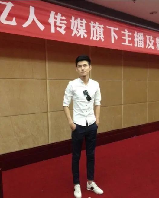 yy年度赵小磊天佑大战_天佑赵小磊连麦_天佑磊哥