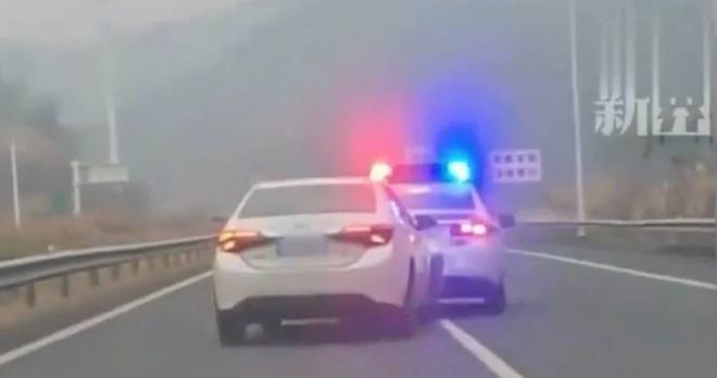 轿车酿失控事故怎么处理_轿车失控酿事故_轿车失控撞人怎么处理