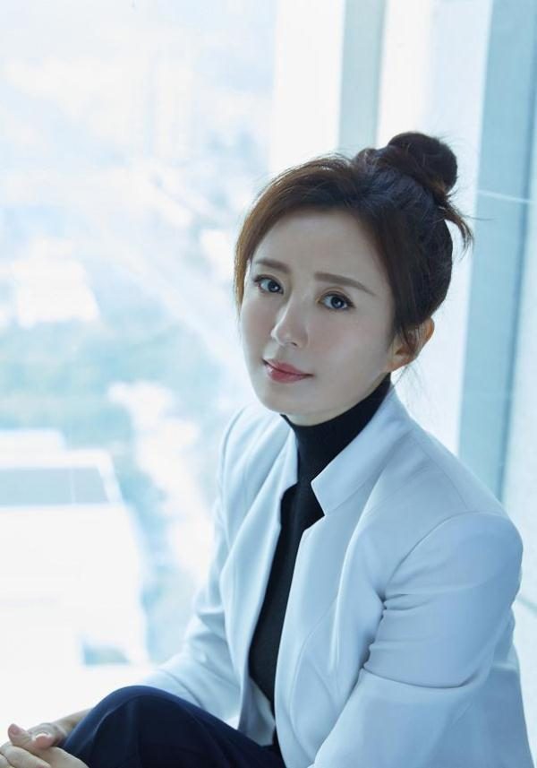 大全成熟真实图片女人头像_成熟图片女生头像动漫_真实成熟女人图片大全