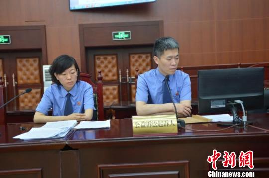 法院庭长是干什么的_法院庭长是大官吗_法院的庭长是否是领导干部